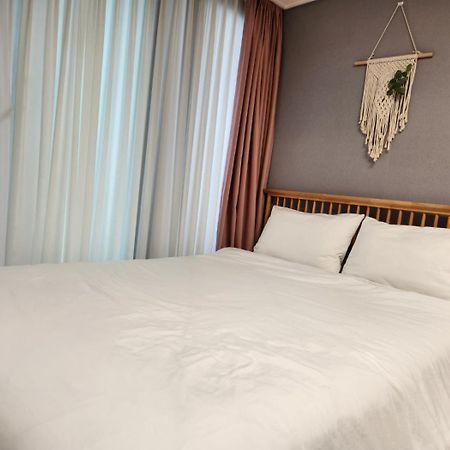 Holiday Apt Gwangan Beach Пусан Экстерьер фото