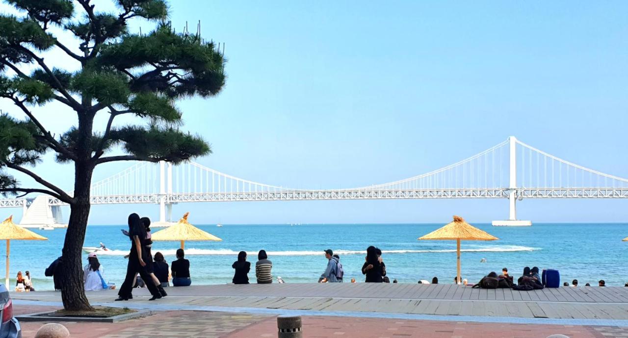 Holiday Apt Gwangan Beach Пусан Экстерьер фото