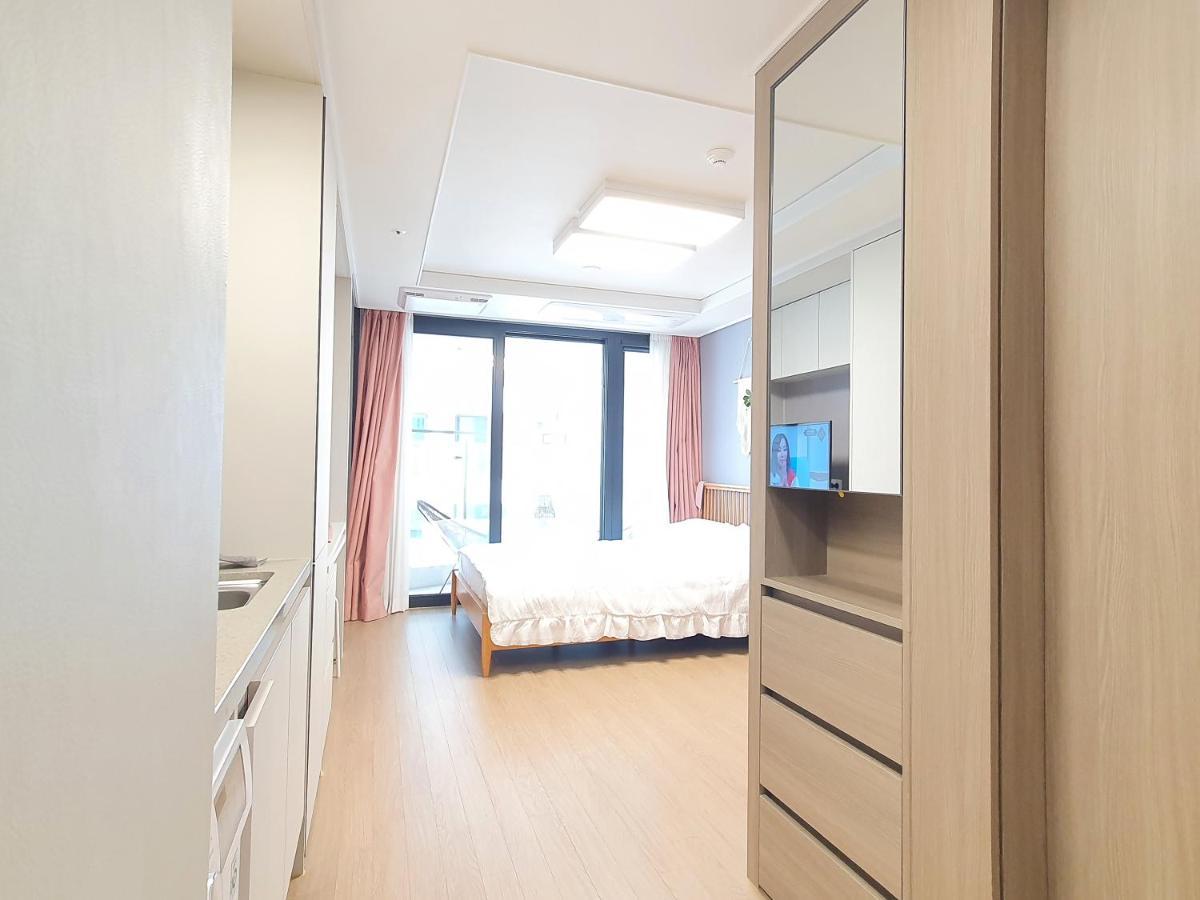 Holiday Apt Gwangan Beach Пусан Экстерьер фото