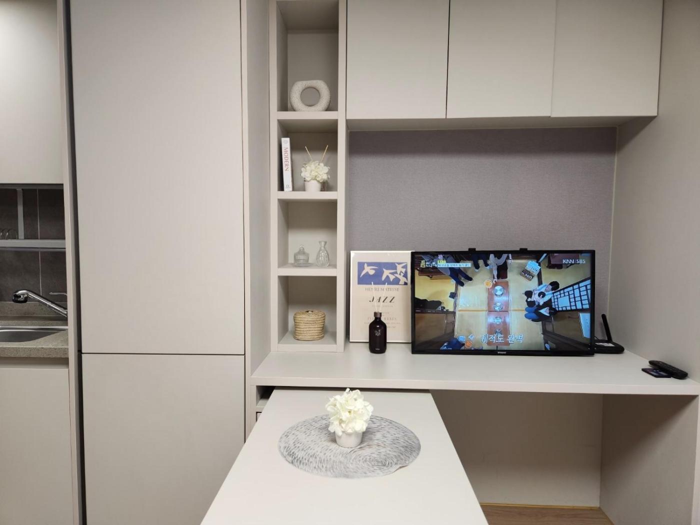 Holiday Apt Gwangan Beach Пусан Экстерьер фото